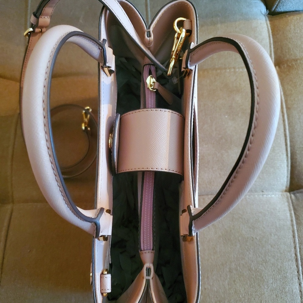 NEW 💯 Michael Kors Hailee Satchel In Fawn - Picture 4 of 16